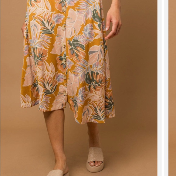 Gilli Tropical Button Down Skirt - Size Small - Picture 2 of 7